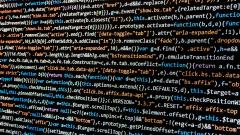 Bild zeigt Code auf einem Bildschirm