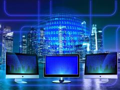 Bild zeigt drei Monitore auf denen Sybold angezeigt werden