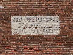 Bild mit den Worten: Not responsible